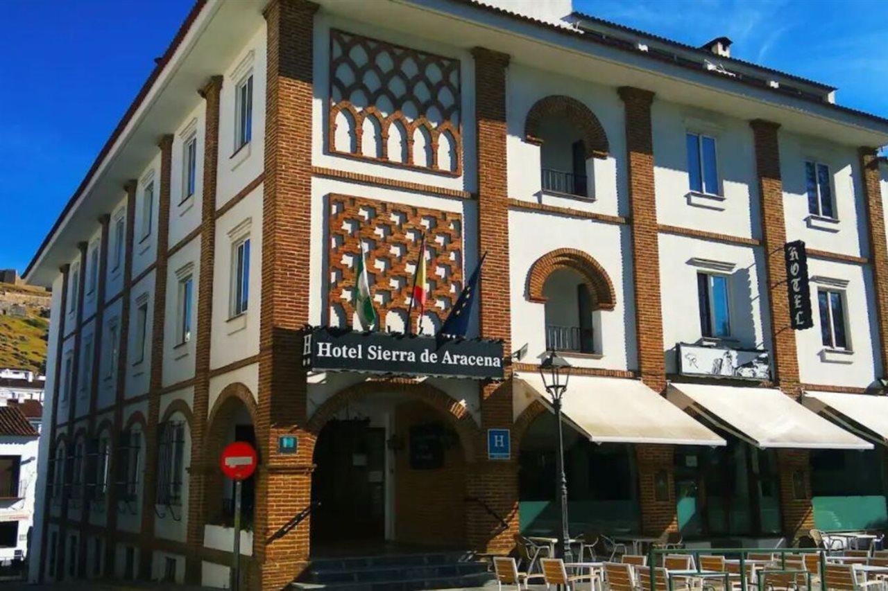Hotel Sierra De Аракена Екстериор снимка