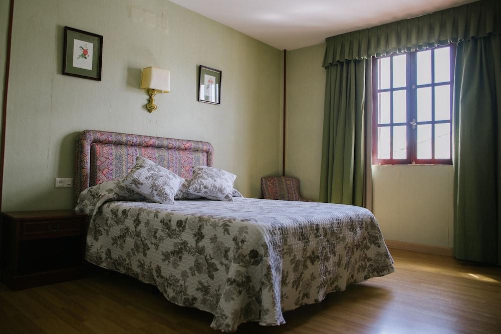 Hotel Sierra De Аракена Екстериор снимка