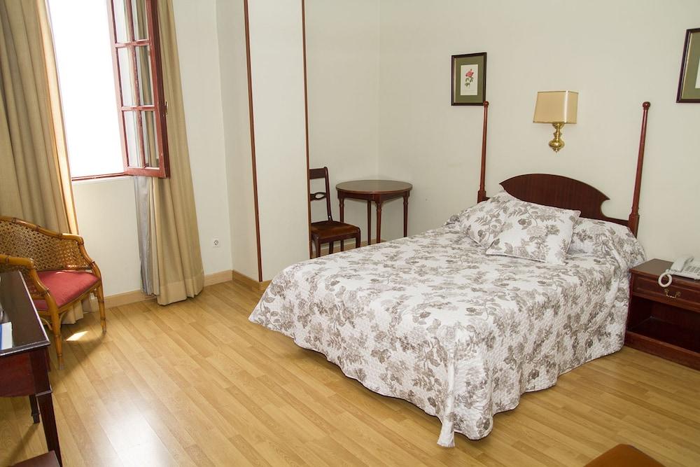Hotel Sierra De Аракена Екстериор снимка