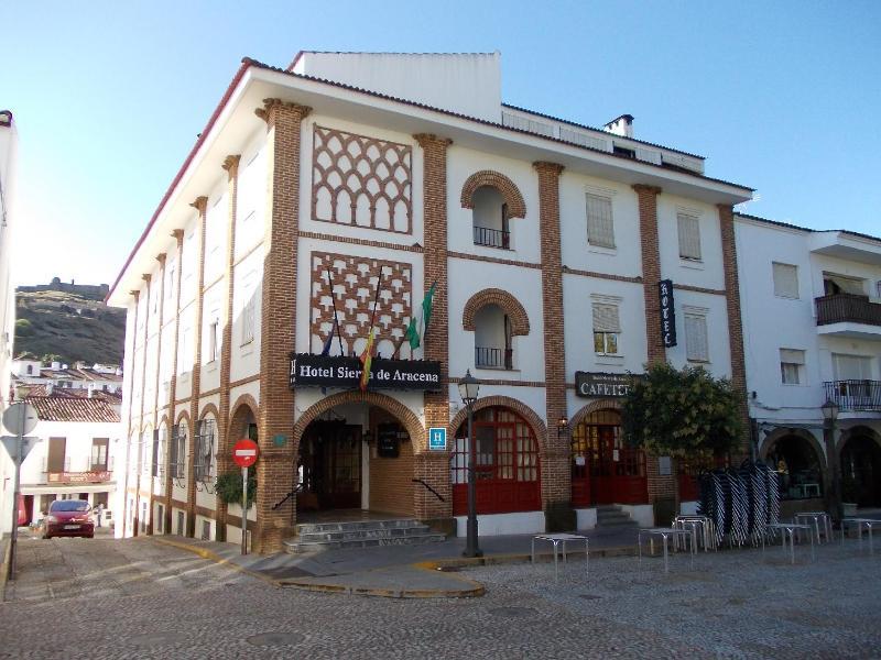 Hotel Sierra De Аракена Екстериор снимка
