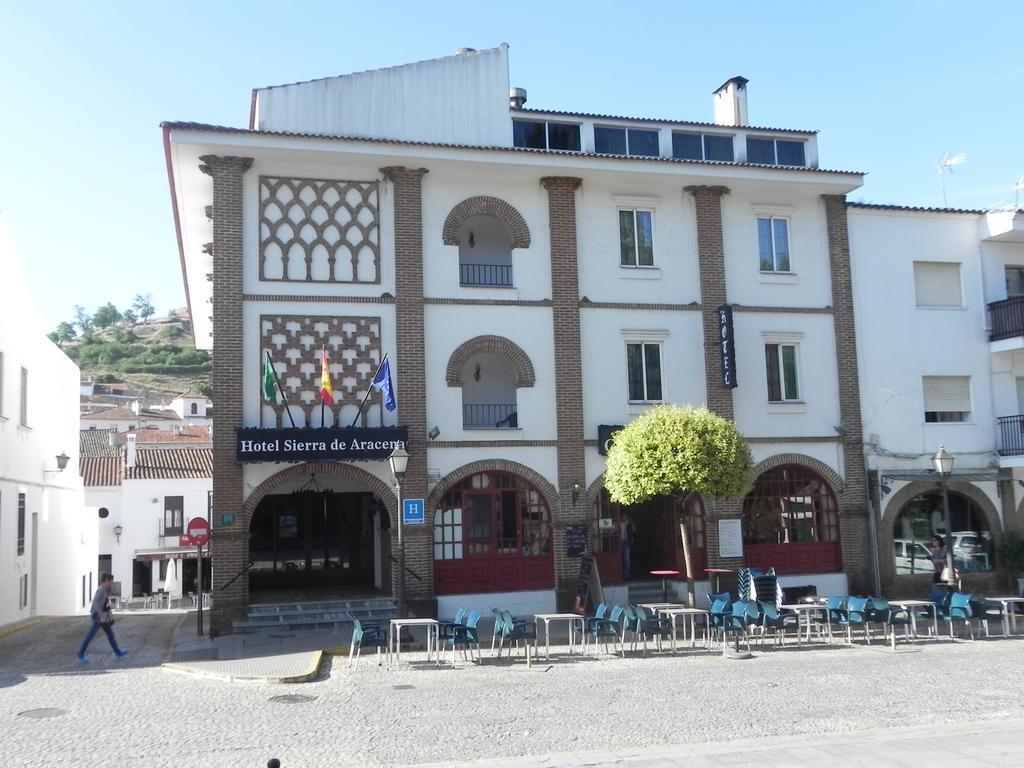 Hotel Sierra De Аракена Екстериор снимка