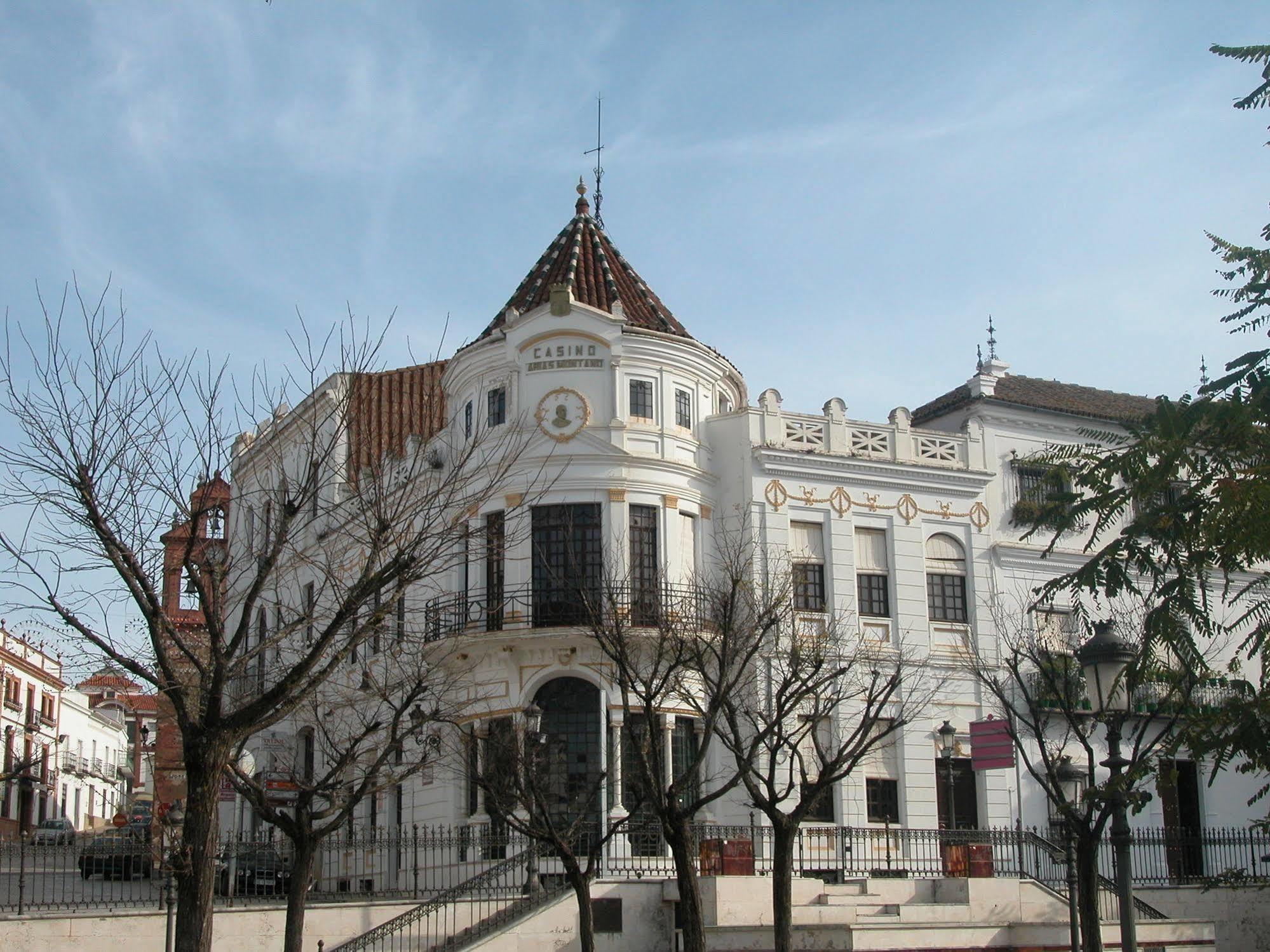 Hotel Sierra De Аракена Екстериор снимка