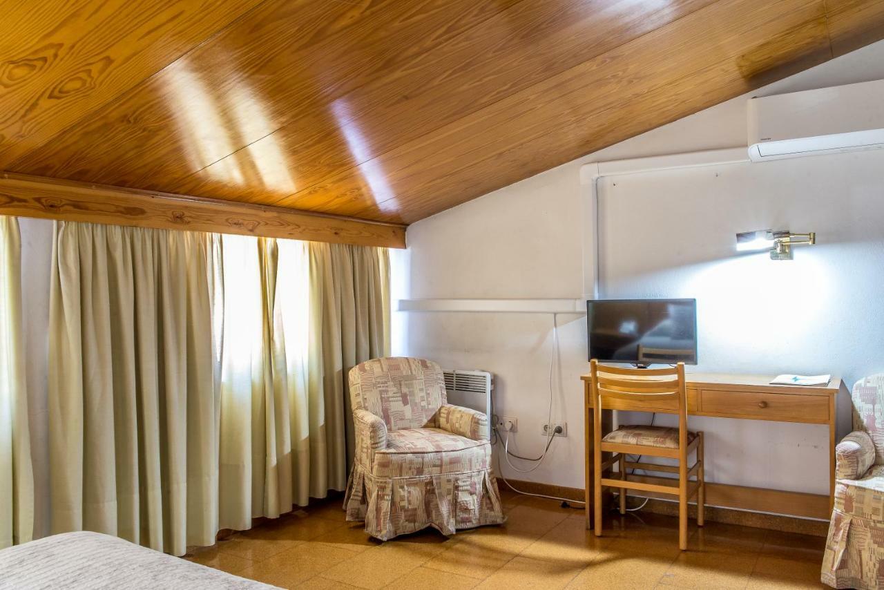 Hotel Sierra De Аракена Екстериор снимка