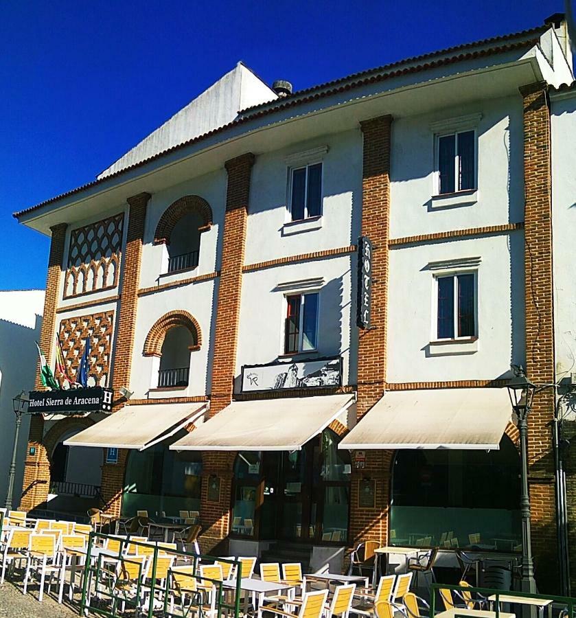 Hotel Sierra De Аракена Екстериор снимка