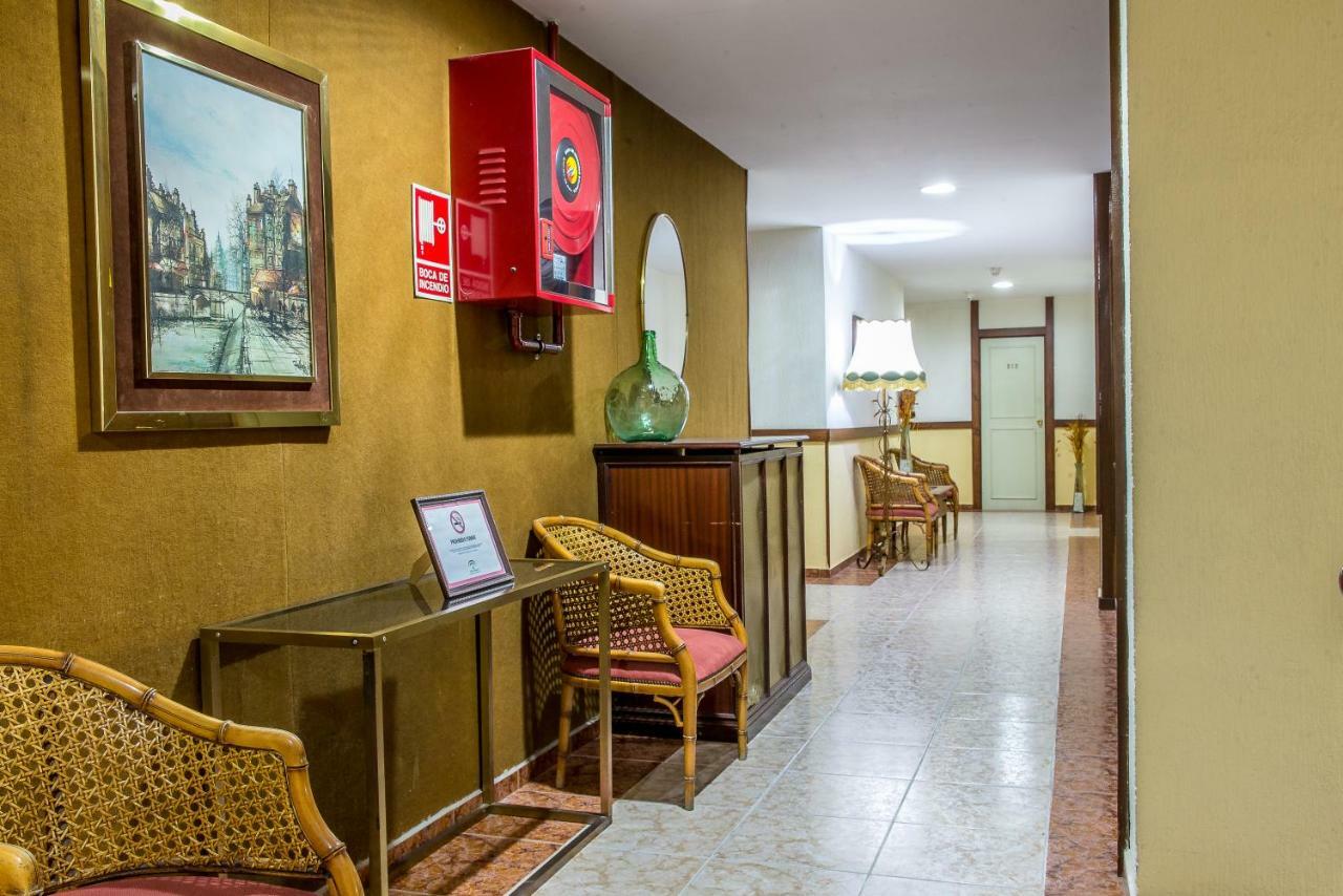Hotel Sierra De Аракена Екстериор снимка