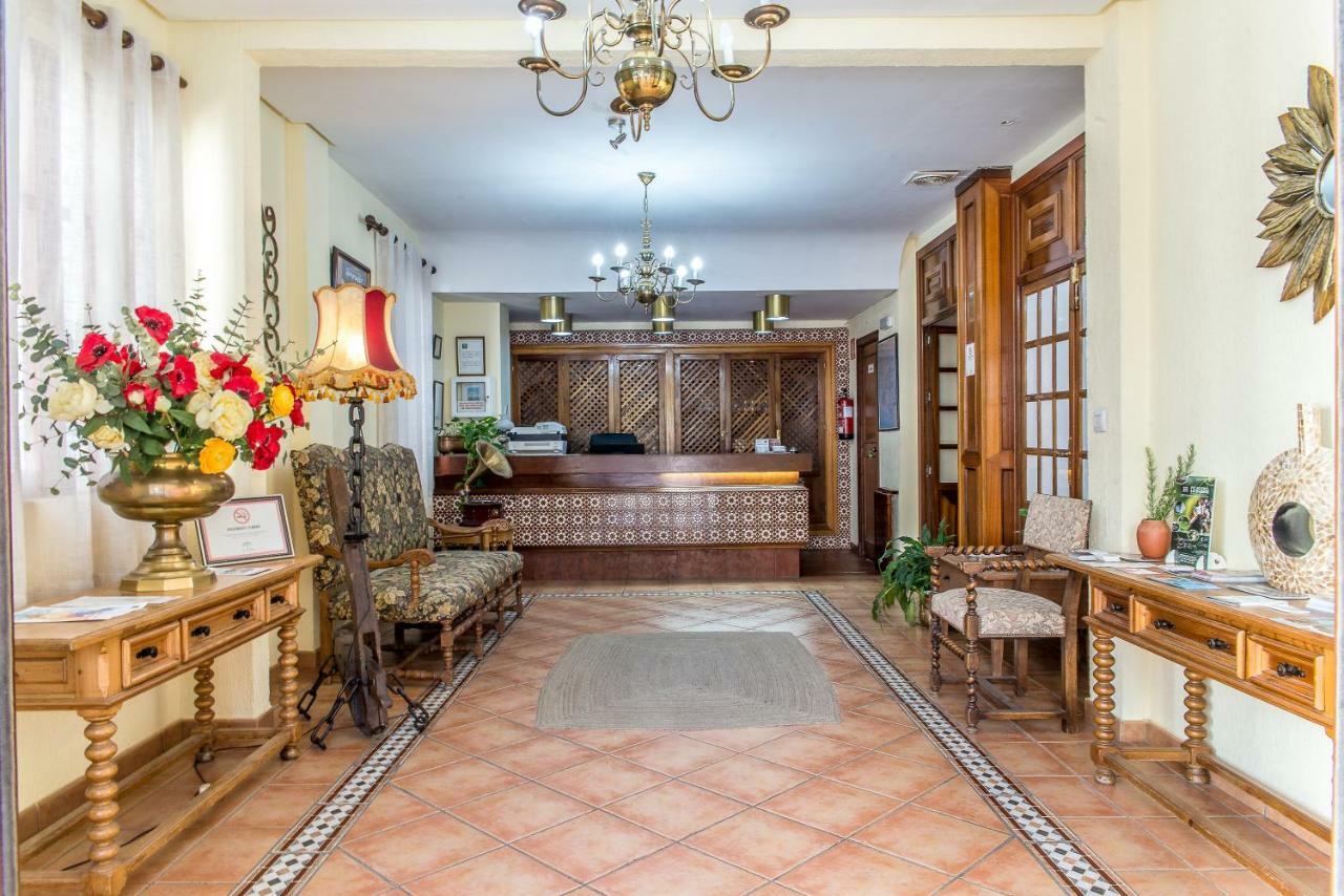 Hotel Sierra De Аракена Екстериор снимка